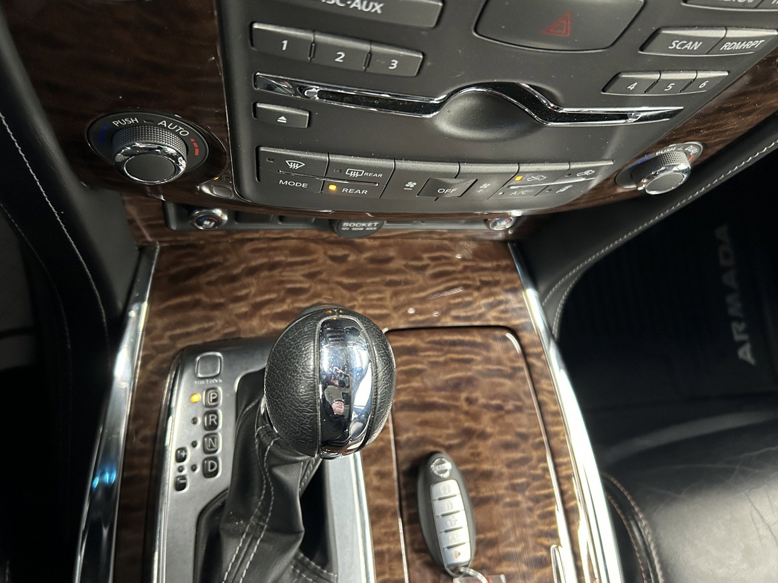 Used 2017 Nissan Armada Platinum image 37