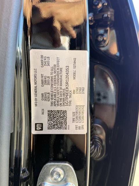 Used 2024 GMC Canyon AT4X image 28