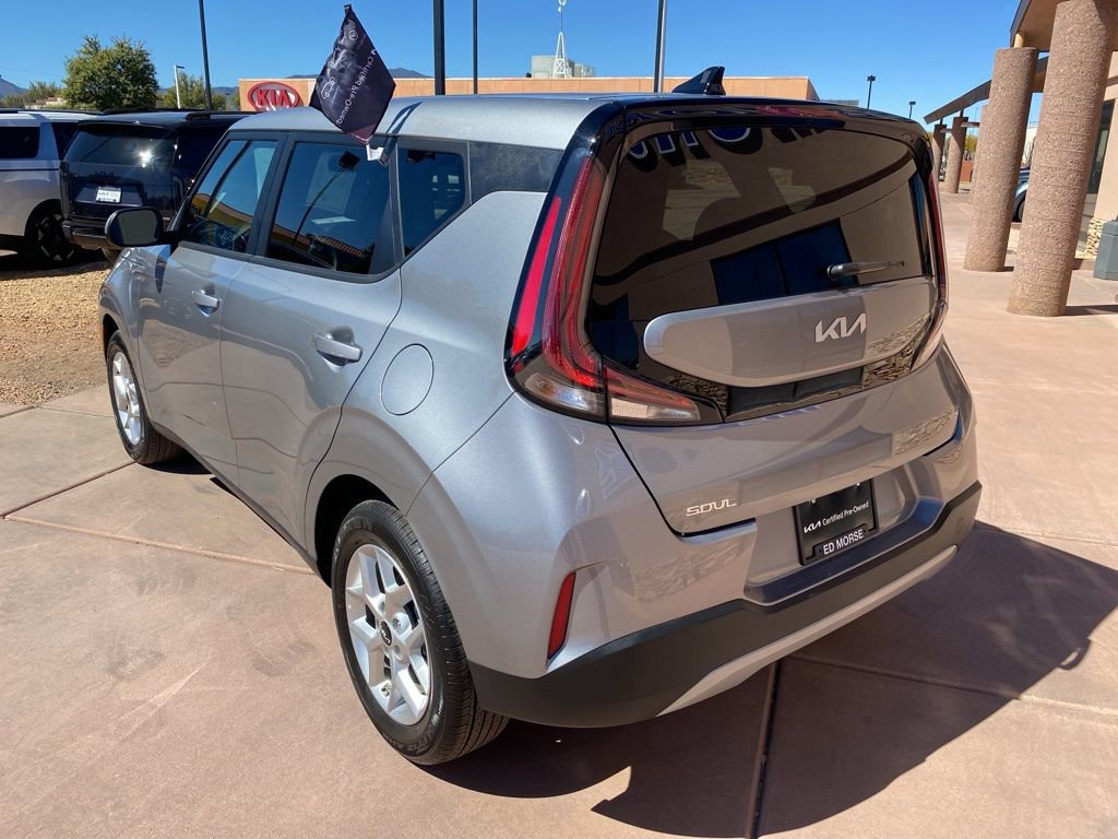 Certified 2025 Kia Soul LX image 5