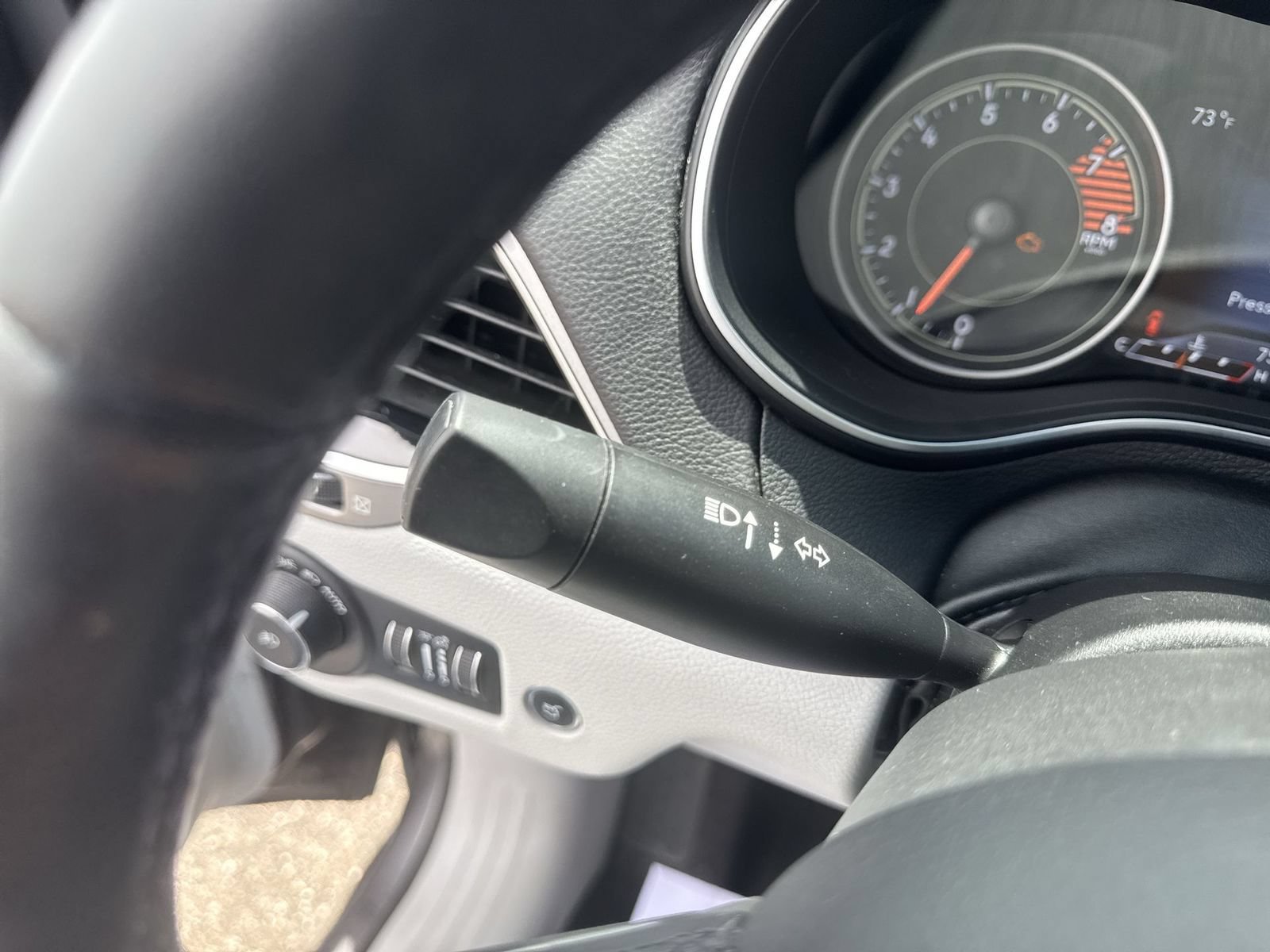 Used 2019 Jeep Cherokee Limited w/ Luxury Group FWD image 21