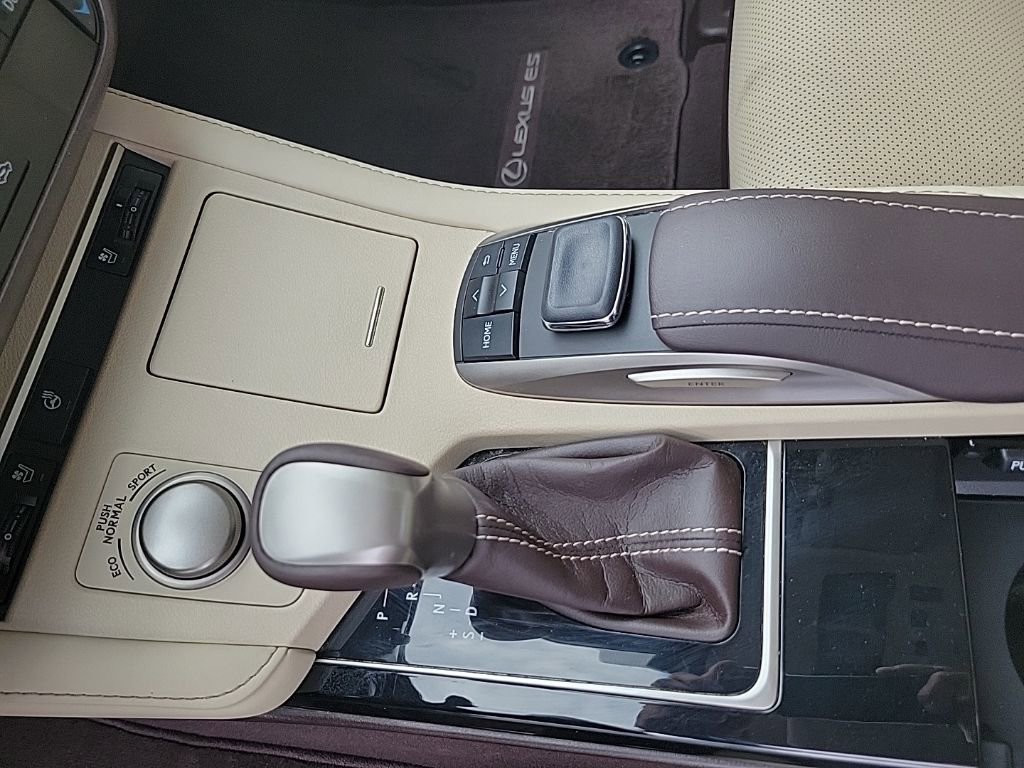 Used 2017 Lexus ES 350 w/ Navigation System Package image 29