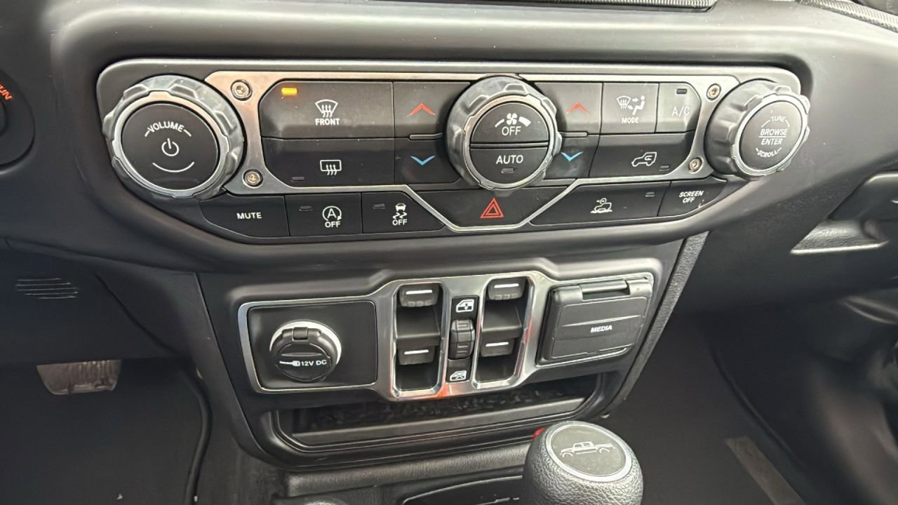 Used 2021 Jeep Gladiator Willys image 19