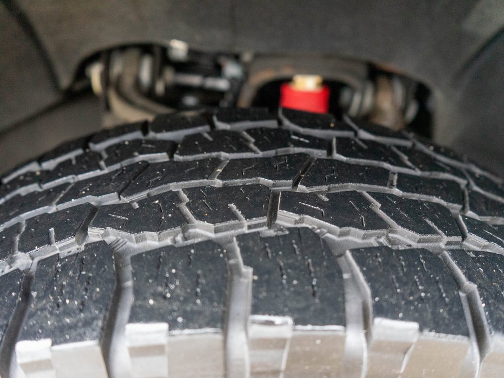 Used 2021 GMC Sierra 2500 AT4 image 31