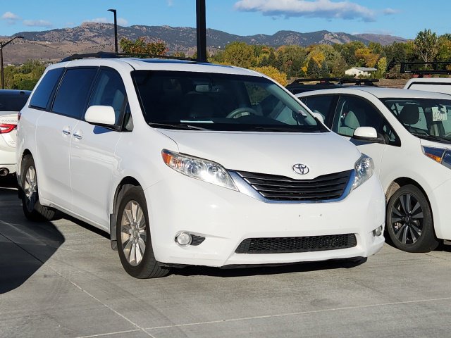 Used 2013 Toyota Sienna XLE w/ Premium Pkg AWD/4WD image 1