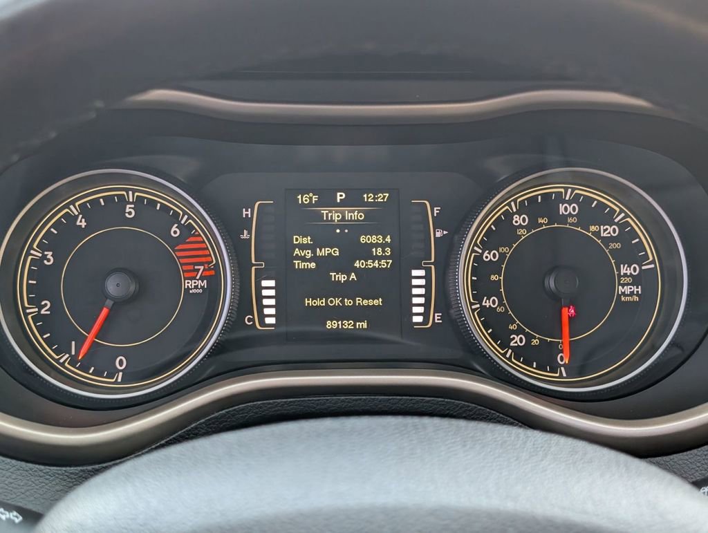 Used 2016 Jeep Cherokee Latitude w/ Cold Weather Group image 24