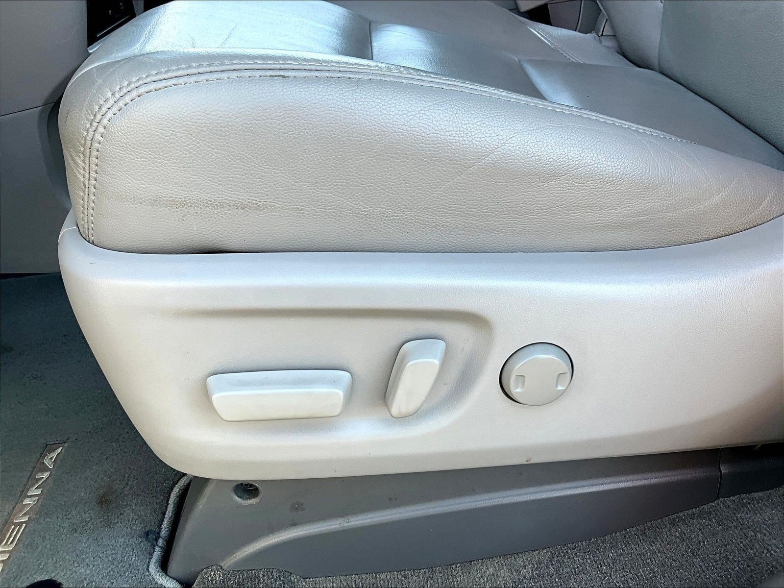 Used 2018 Toyota Sienna XLE Premium FWD image 38