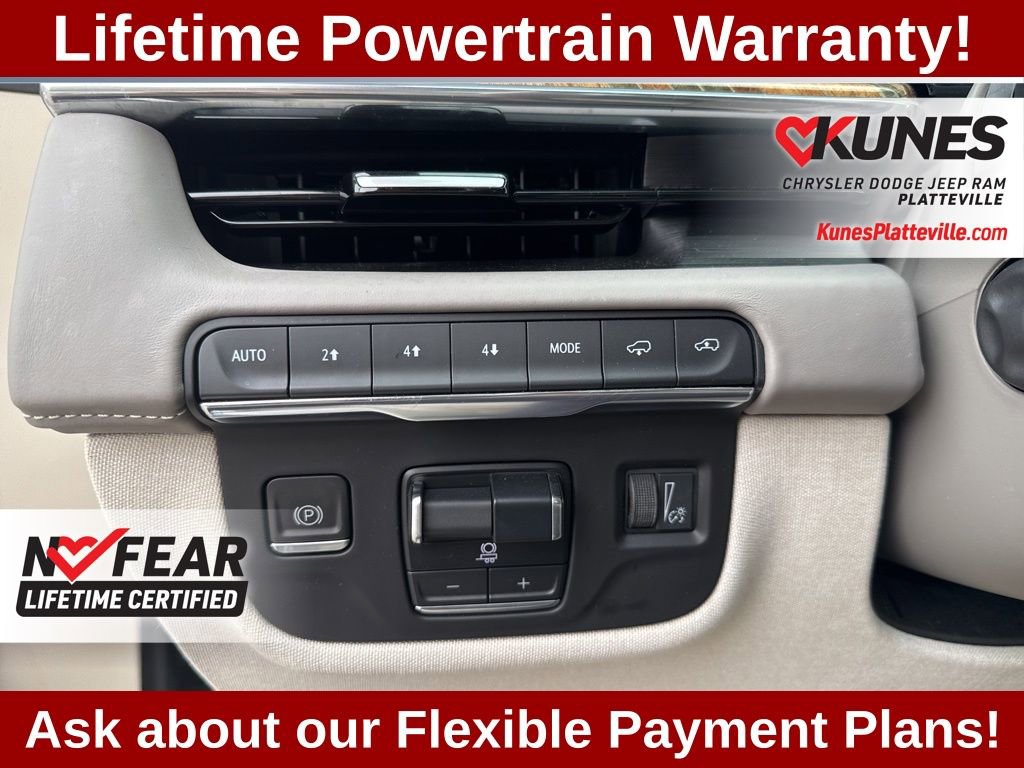 Used 2023 Cadillac Escalade Premium Luxury Platinum image 17