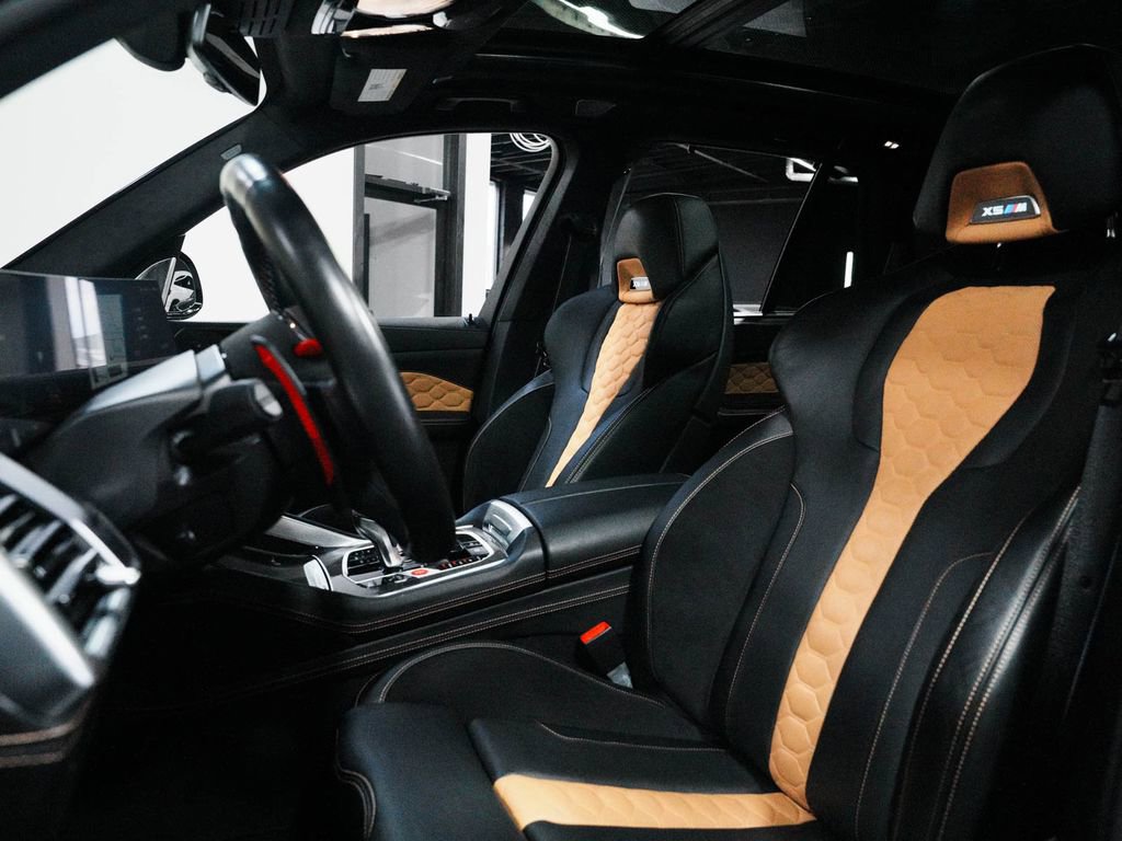 Used 2025 BMW X5 M Competition w/ Executive Package image 29