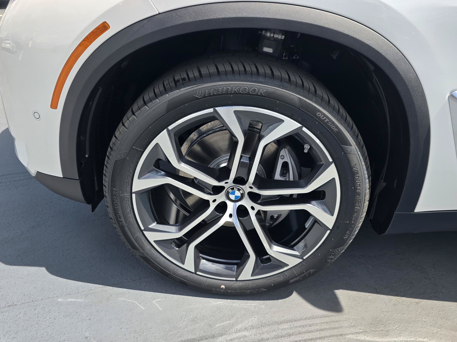 New 2026 BMW X5 xDrive40i w/ Executive Package AWD/4WD image 8
