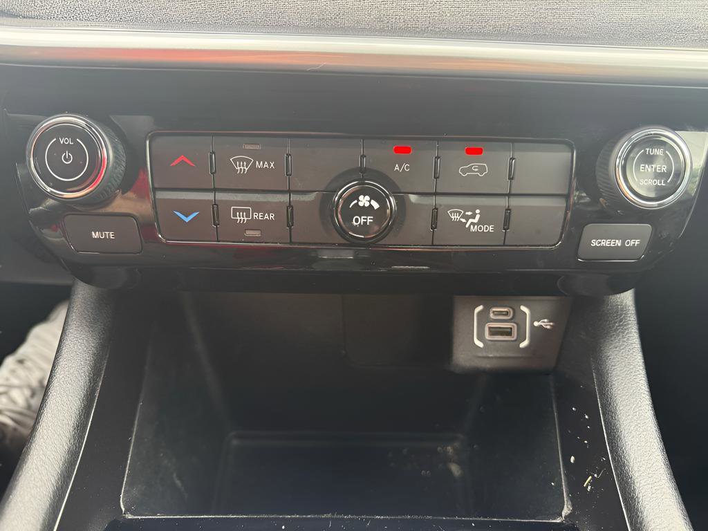 Used 2023 Jeep Compass Sport image 28