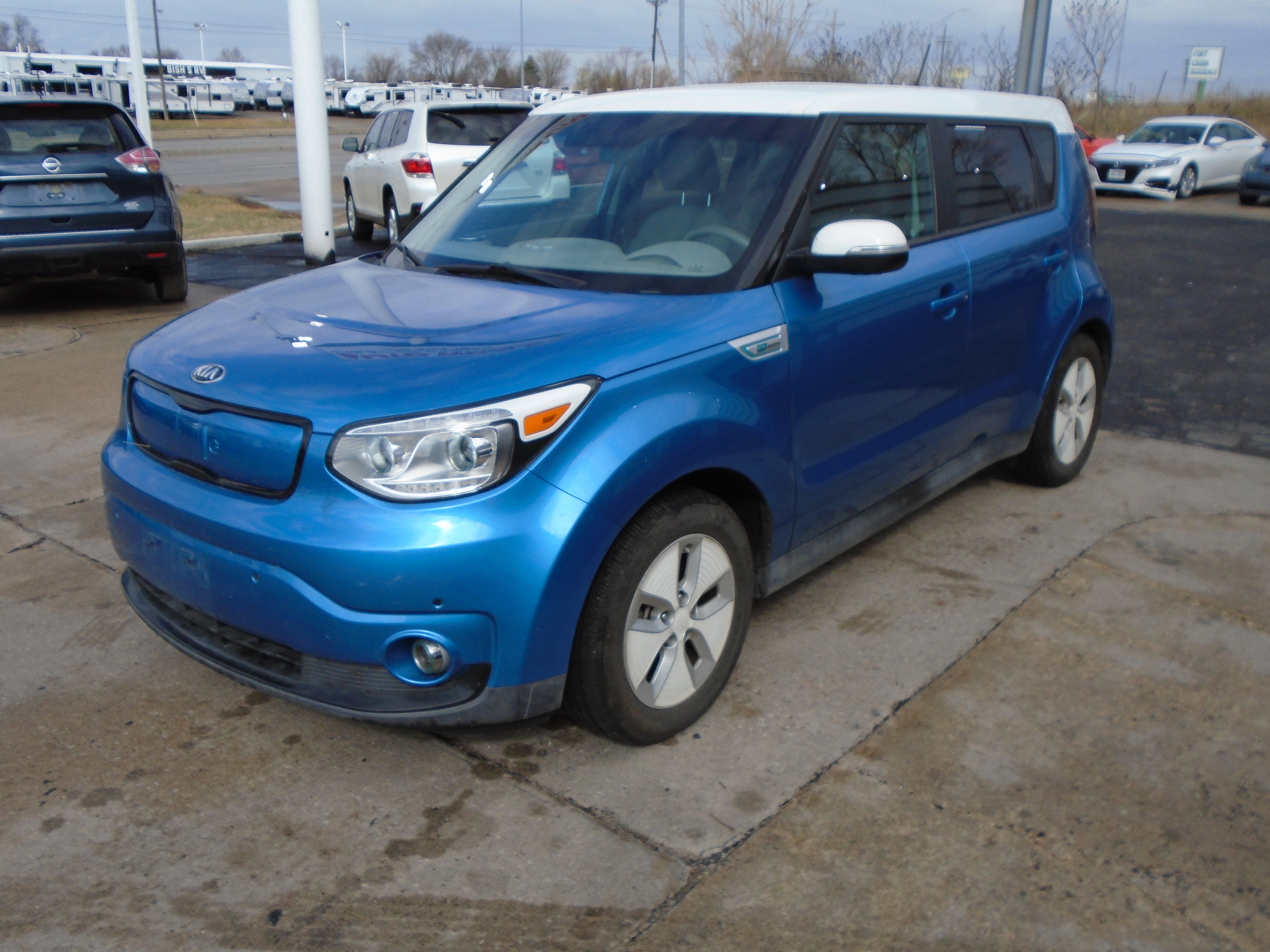 Used 2016 Kia Soul EV + image 6