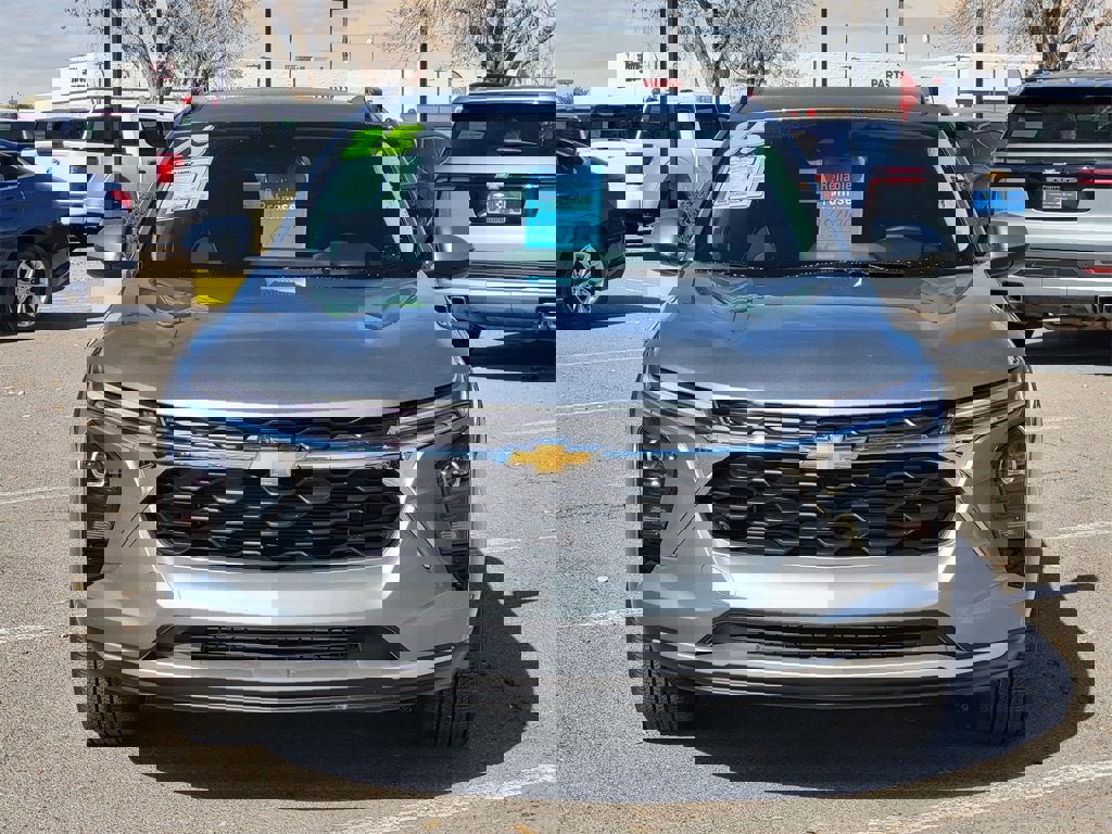 Certified 2025 Chevrolet Trax LT w/ Driver Confidence Package image 5