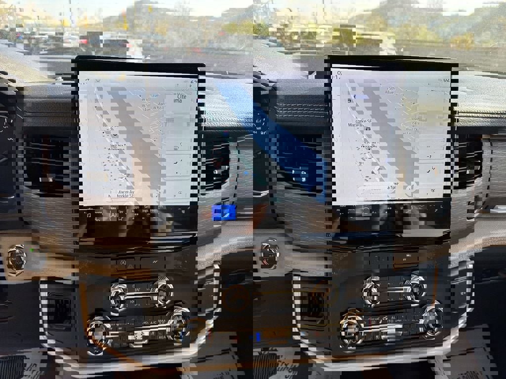 Used 2024 Ford Expedition Limited image 21