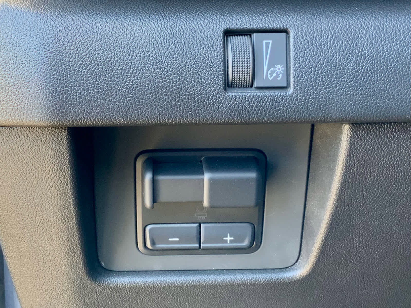 Certified 2025 Chevrolet Colorado ZR2 w/ Midnight Edition image 50