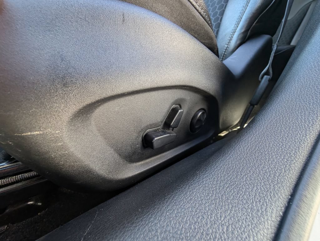 Used 2019 Jeep Compass Latitude AWD/4WD image 18