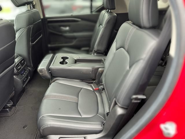 Used 2025 Honda Pilot Touring image 25