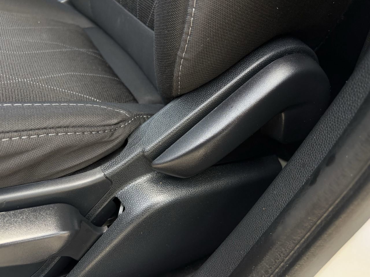 Used 2021 Ford EcoSport SE FWD image 27