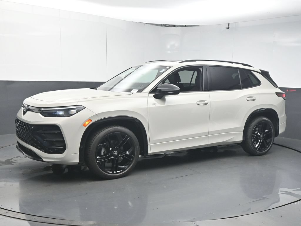 New 2026 Volkswagen Tiguan SE R-Line FWD image 4