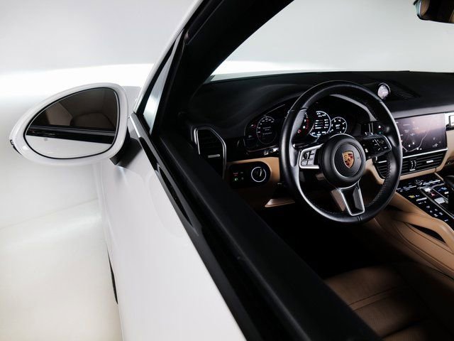 Certified 2023 Porsche Cayenne Platinum Edition image 26