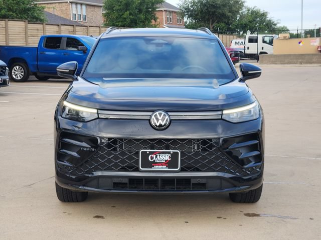 Used 2025 Volkswagen Tiguan SE R-Line AWD/4WD image 11