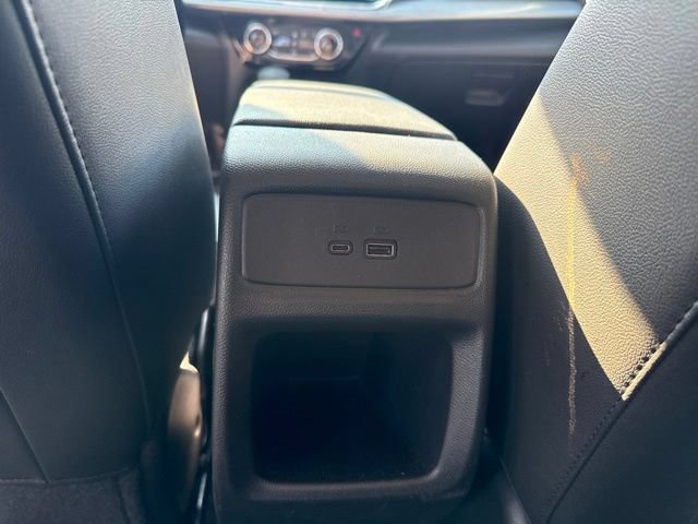 Used 2025 Chevrolet Trax LT w/ LT Convenience Package FWD image 22