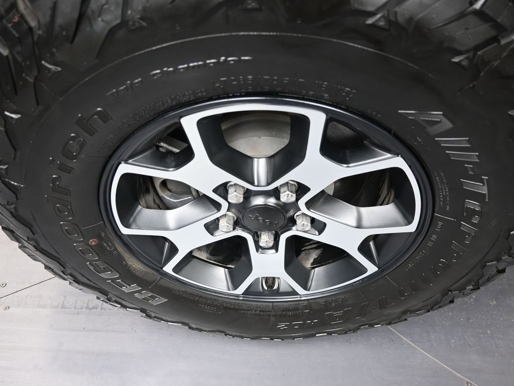 Used 2022 Jeep Wrangler Unlimited Rubicon w/ LED Lighting Group image 20