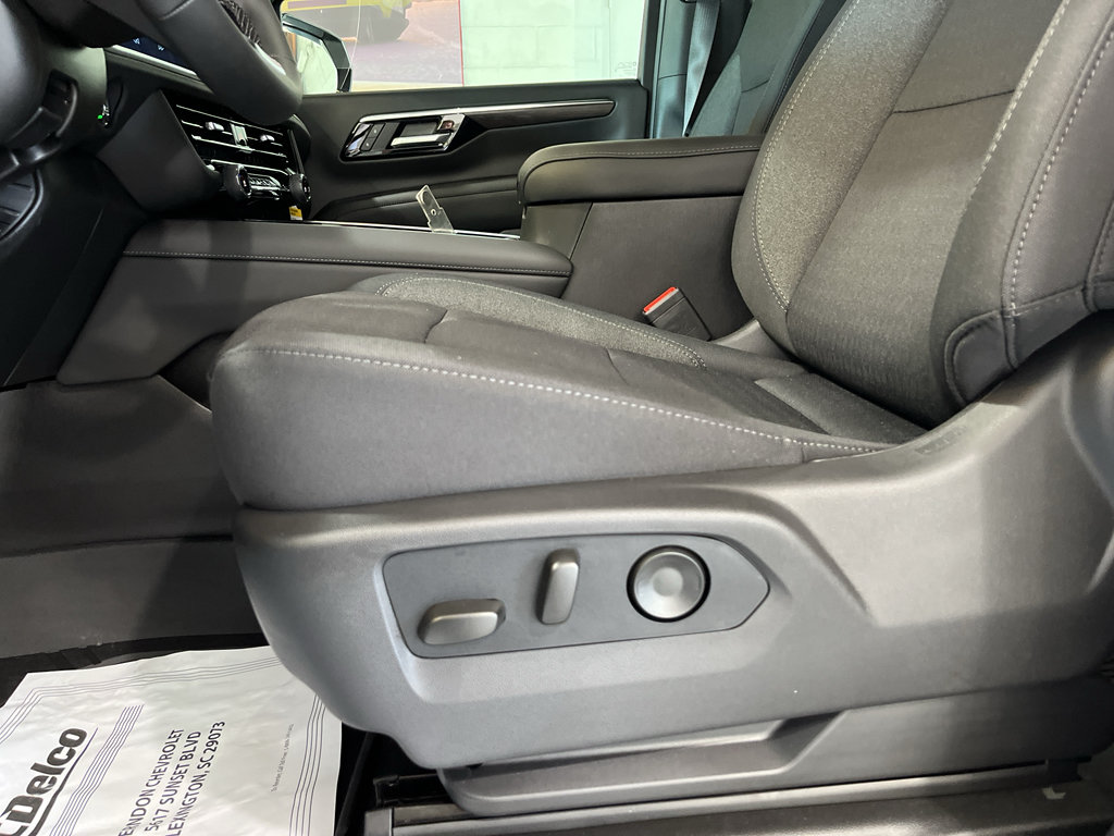 New 2026 Chevrolet Suburban LS w/ LS Custom Edition AWD/4WD image 12