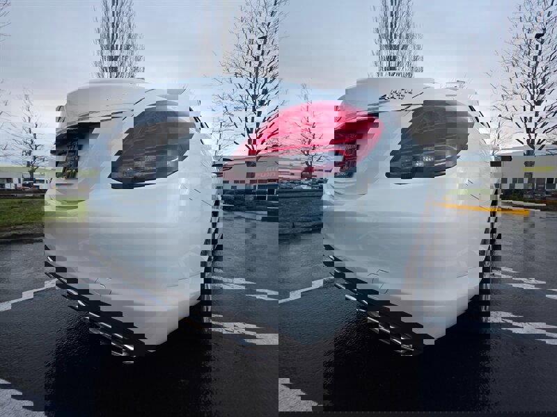 Used 2015 Mercedes-Benz C 300 4MATIC Sedan image 12