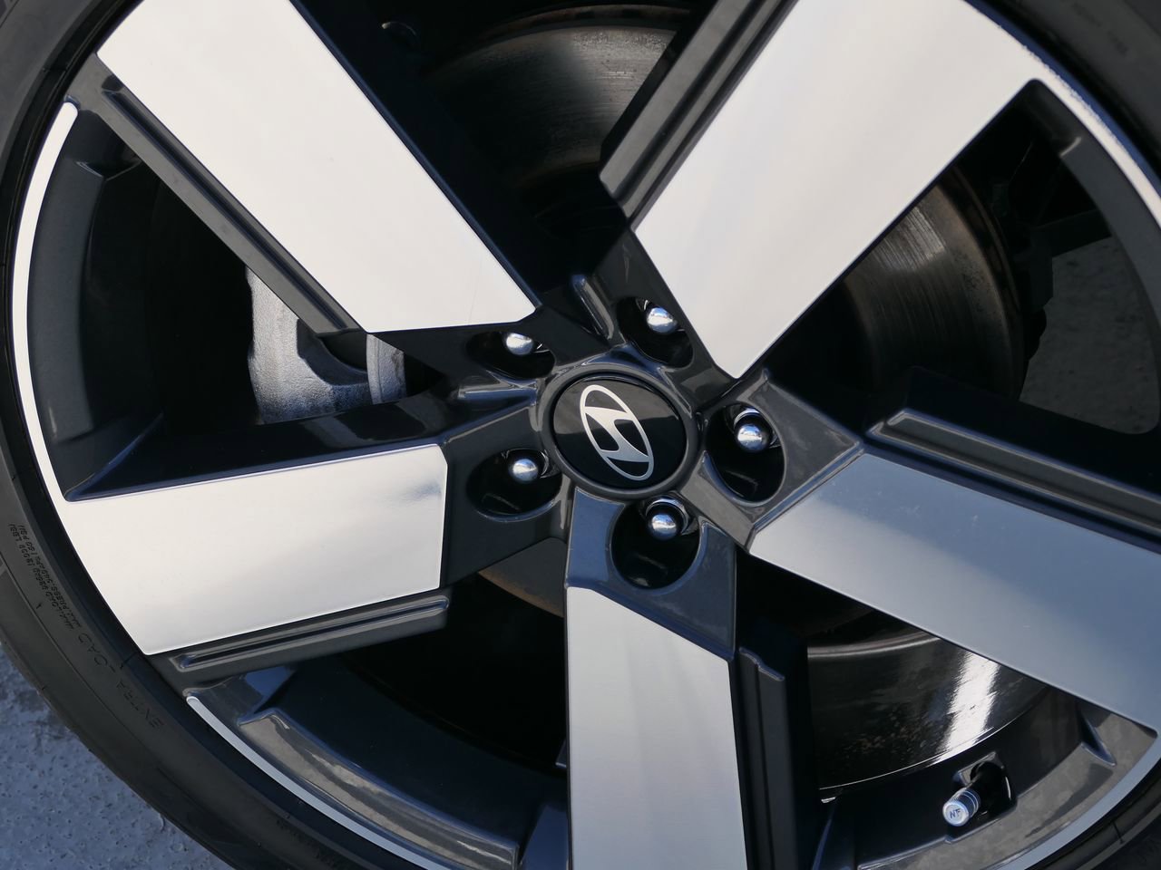 Used 2025 Hyundai Santa Fe Limited image 11