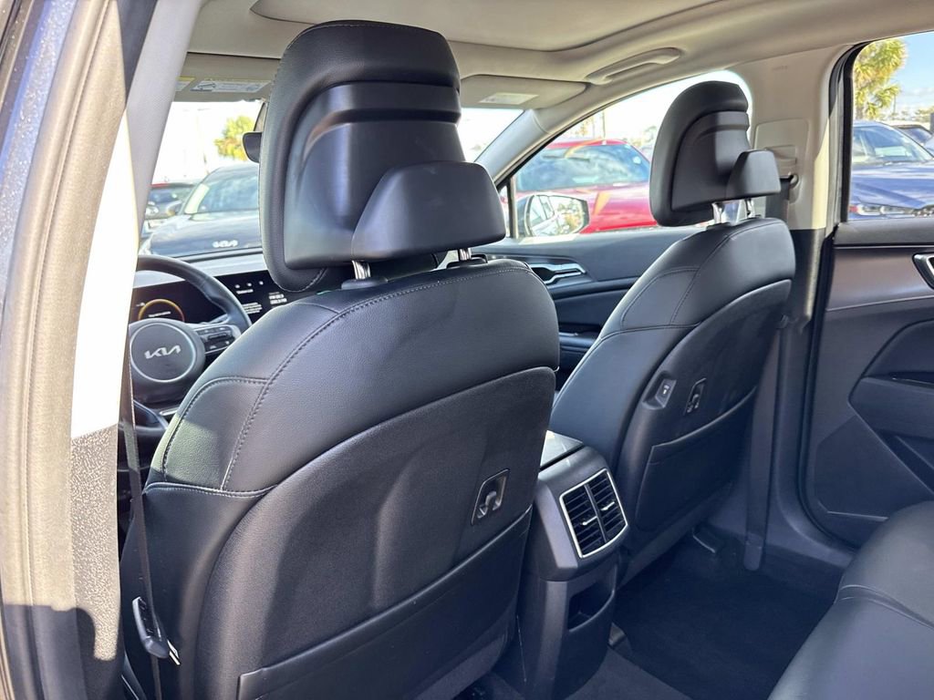 Used 2023 Kia Sportage SX image 14
