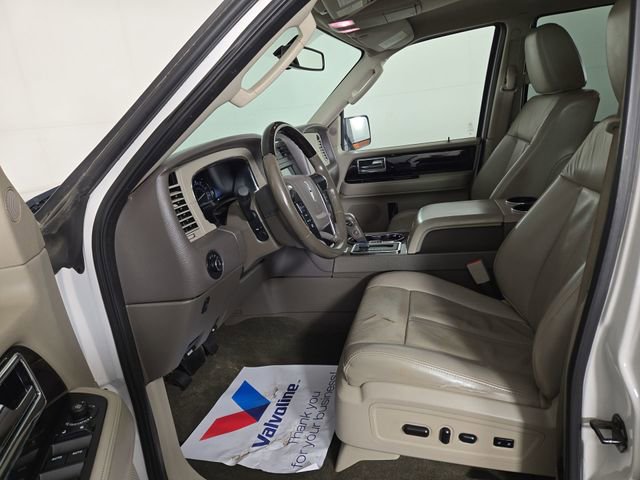 Used 2017 Lincoln Navigator Select AWD/4WD image 12