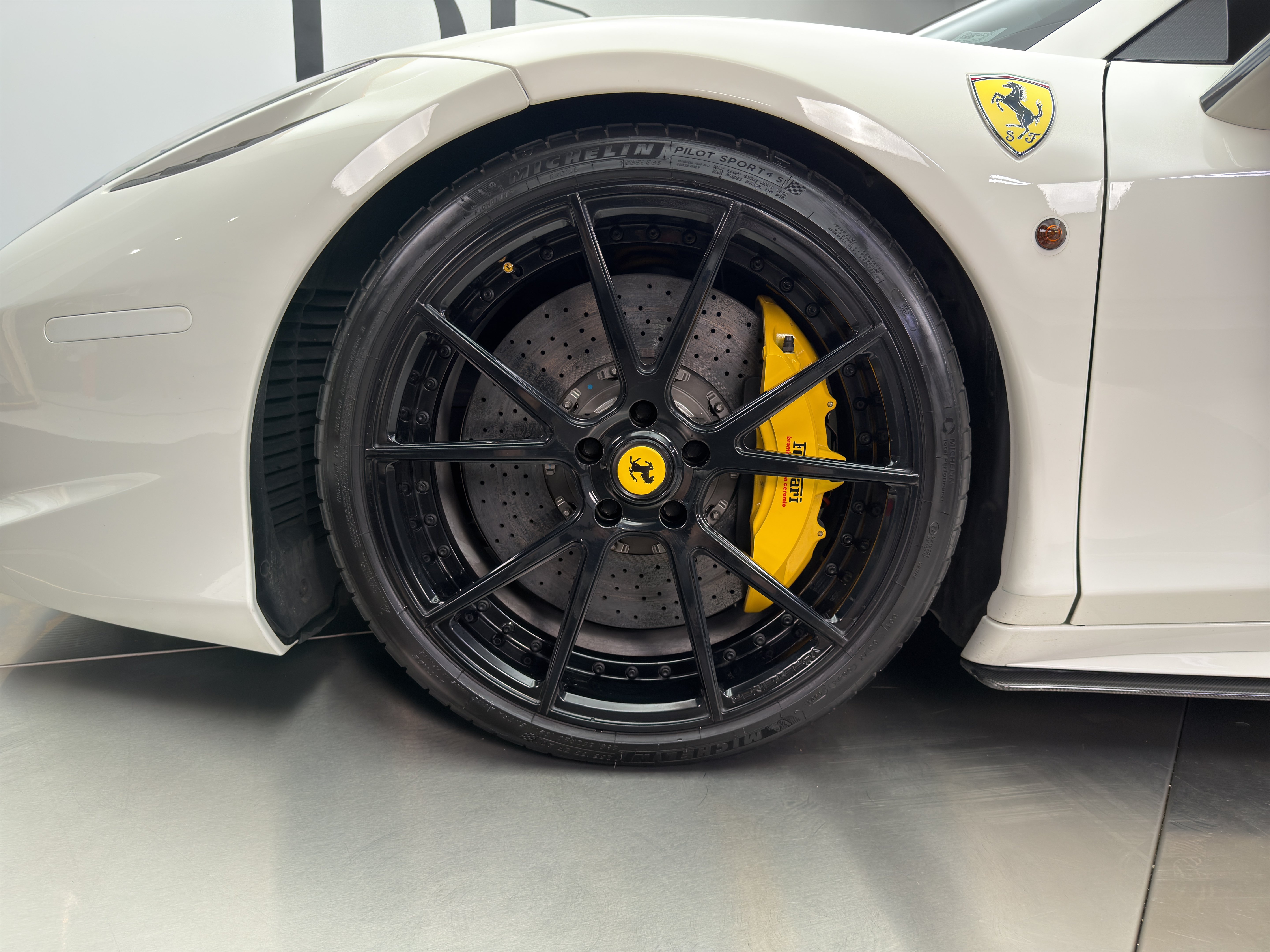 Used 2014 Ferrari 458 Spider RWD image 4