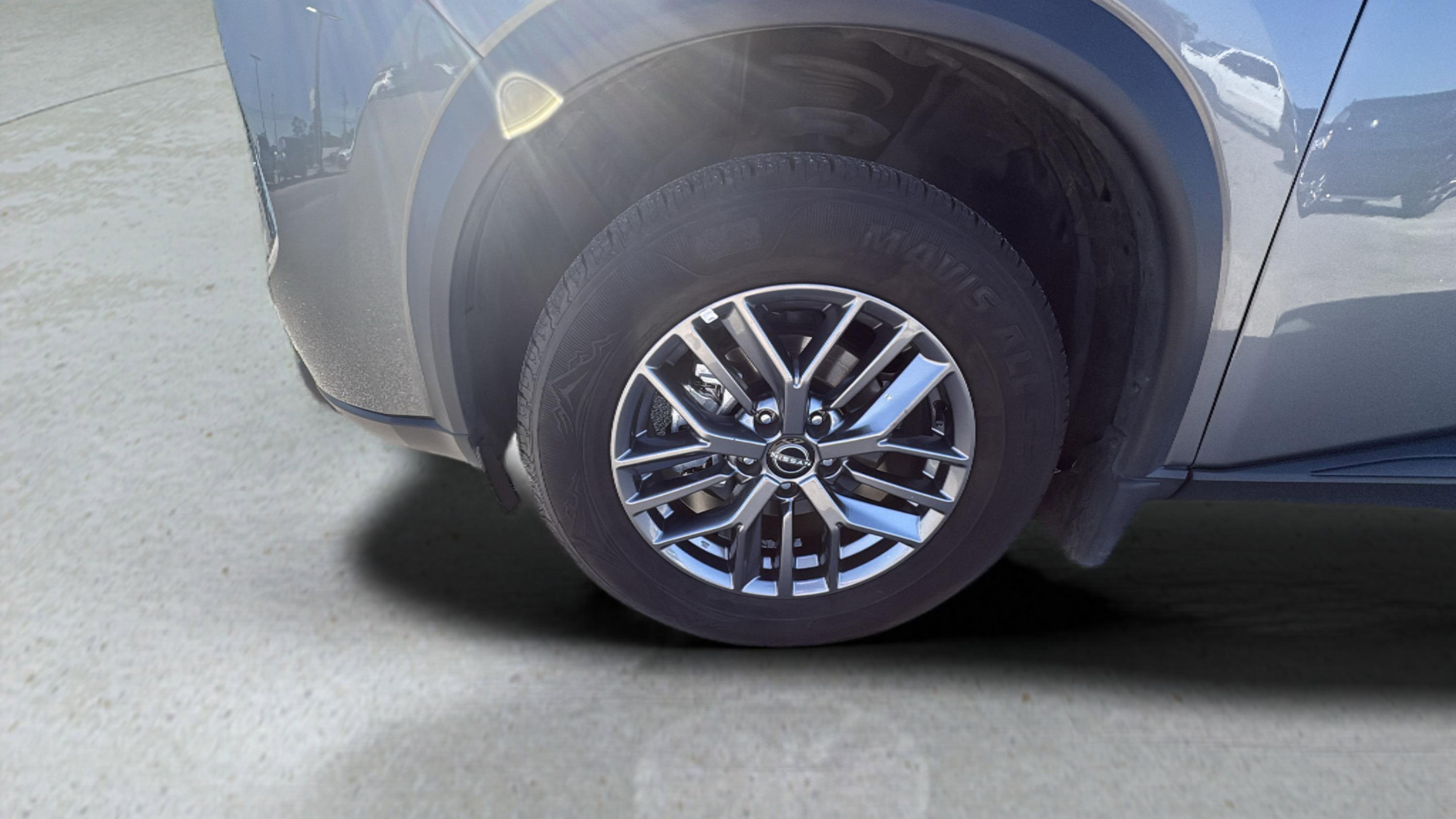 Used 2024 Nissan Rogue S image 15