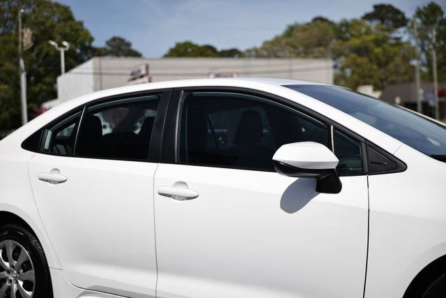 Used 2025 Toyota Corolla LE FWD image 11