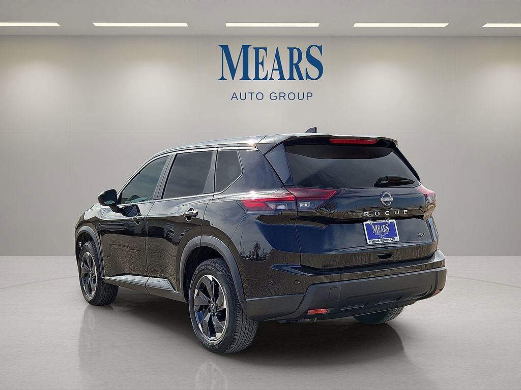 Used 2024 Nissan Rogue SV image 3