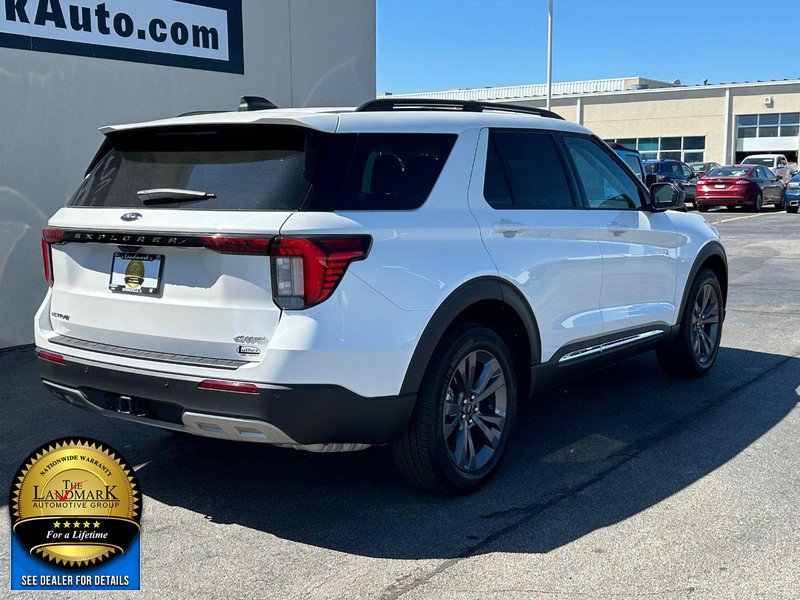 Used 2025 Ford Explorer Active w/ Active Comfort Package image 3