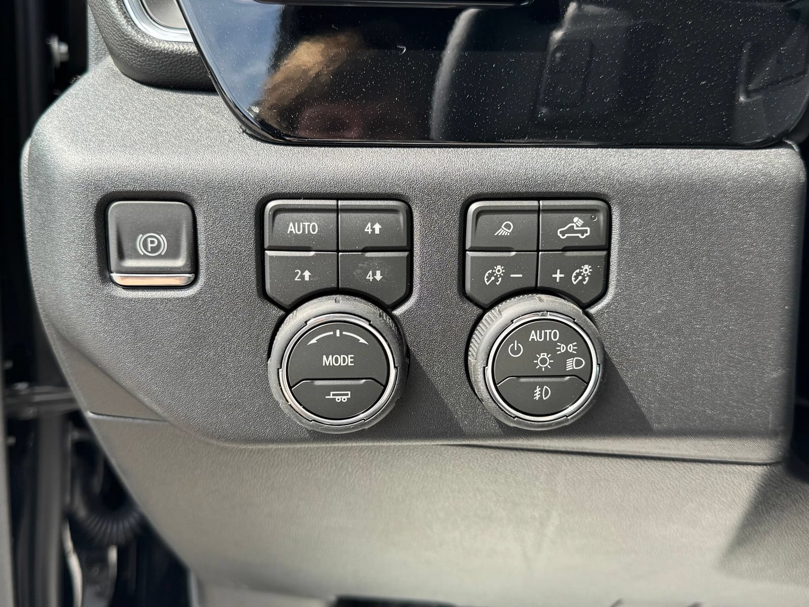 New 2026 Chevrolet Silverado 1500 High Country w/ Midnight Edition AWD/4WD image 17