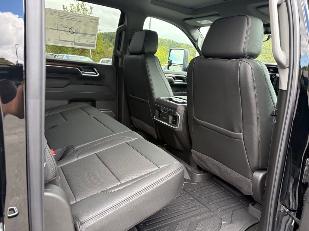 New 2026 GMC Sierra 3500 Denali w/ Denali Reserve Package image 28