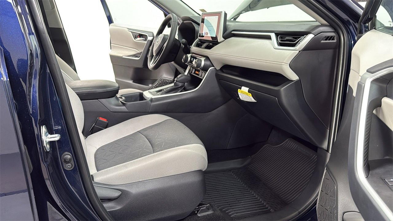 Certified 2025 Toyota RAV4 XLE image 18