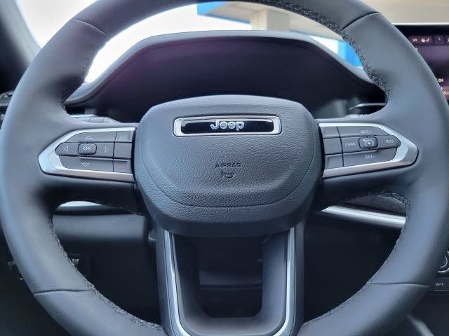 Used 2023 Jeep Compass Latitude w/ Convenience Group AWD/4WD image 18