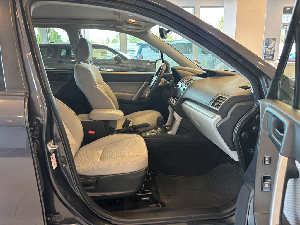 Used 2017 Subaru Forester 2.5i Premium w/ Popular Package #2A AWD/4WD image 22