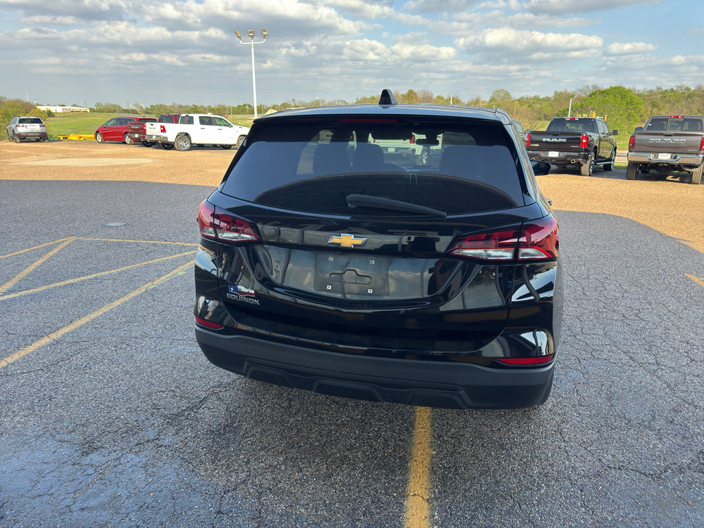 Used 2022 Chevrolet Equinox LS w/ LS Convenience Package image 4