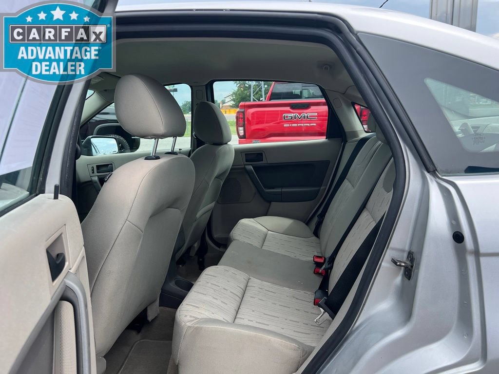 Used 2009 Ford Focus SE FWD image 16