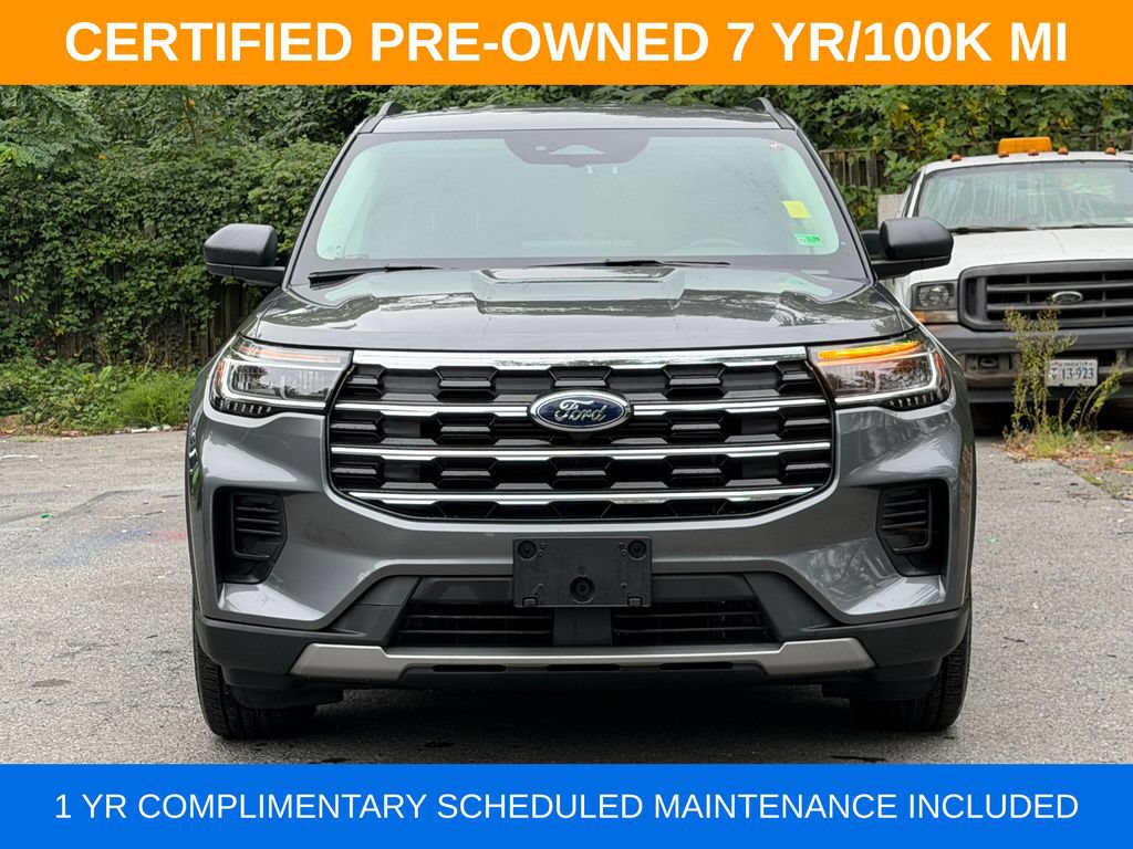 Used 2025 Ford Explorer Active AWD/4WD image 2