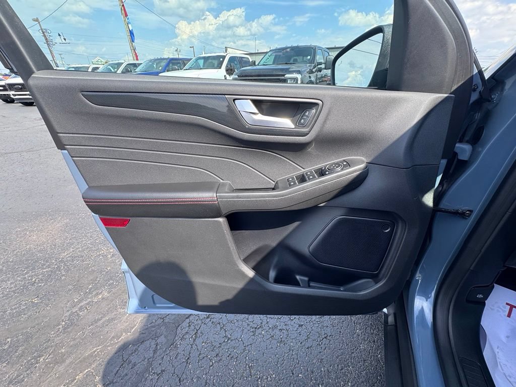 Used 2023 Ford Escape ST-Line w/ Tech Pack #1 FWD image 19
