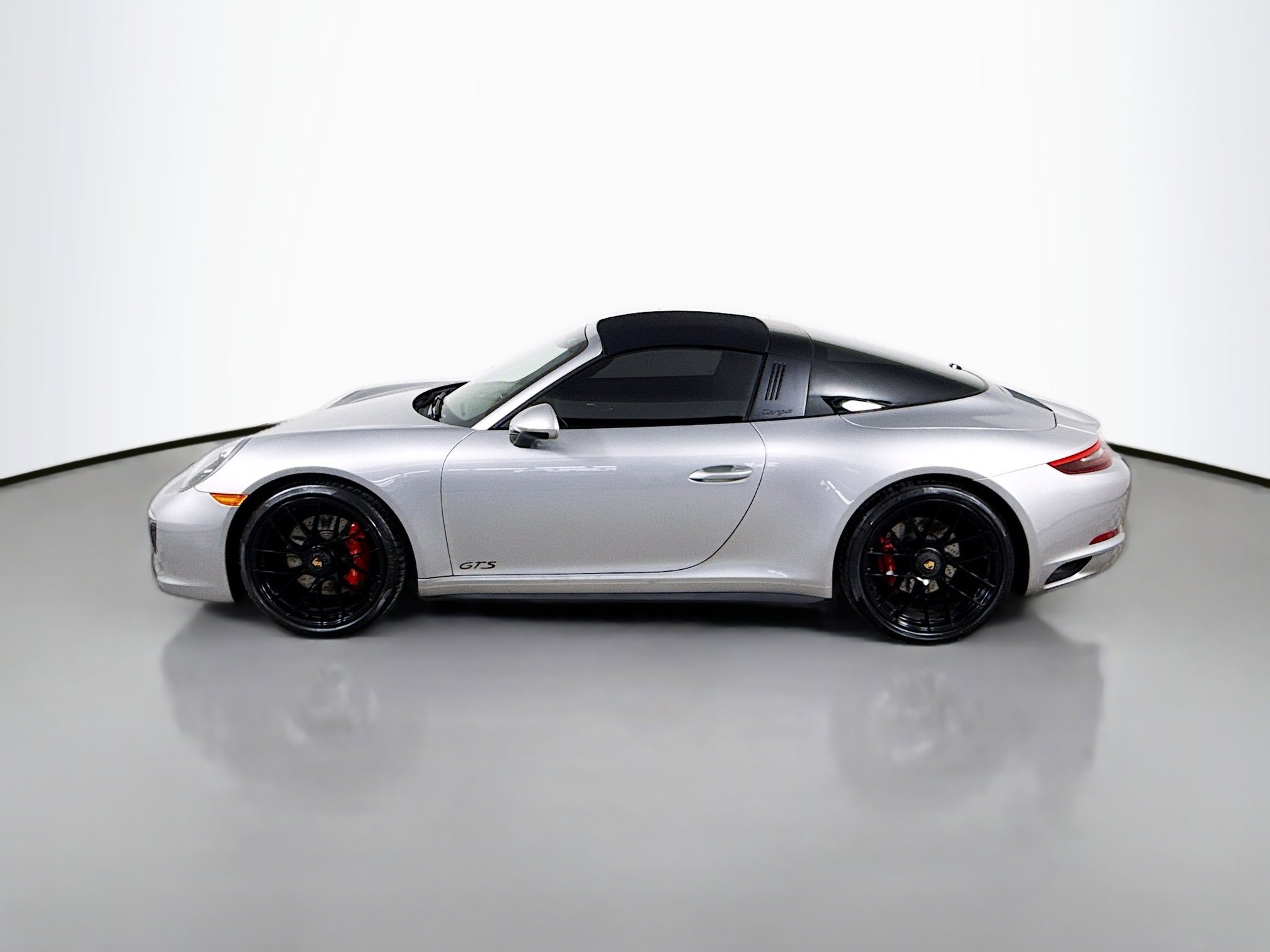 Certified 2019 Porsche 911 Targa 4 GTS image 2