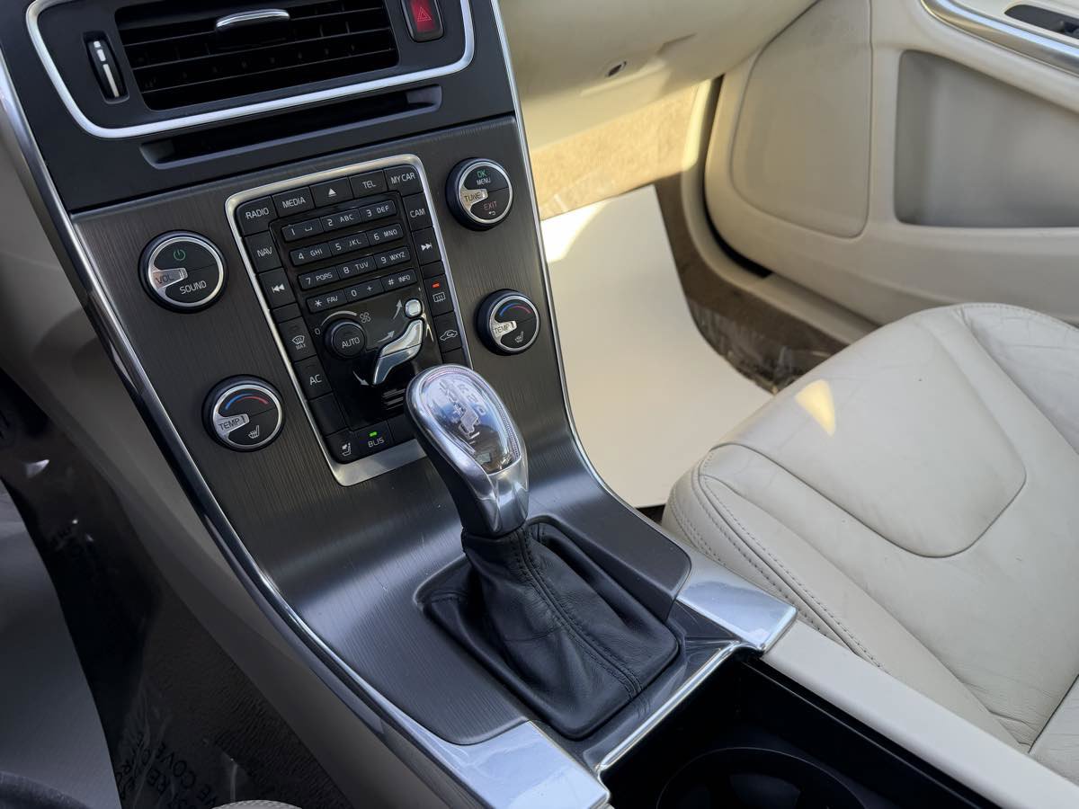 Used 2013 Volvo S60 T5 image 25