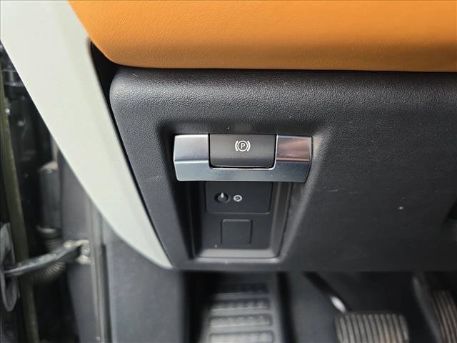 Certified 2023 Land Rover Defender 130 First Edition image 26