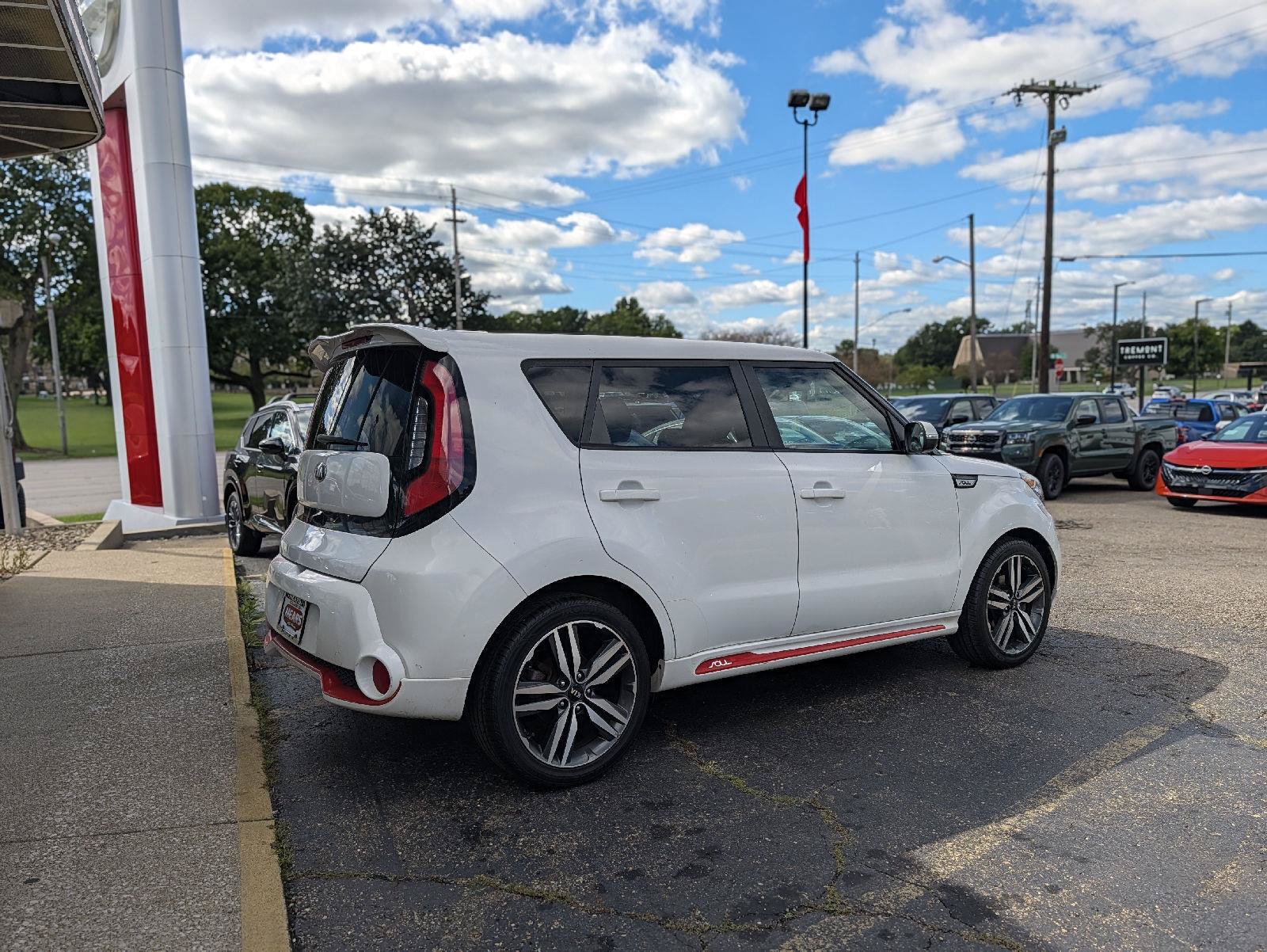 Used 2014 Kia Soul + FWD image 13