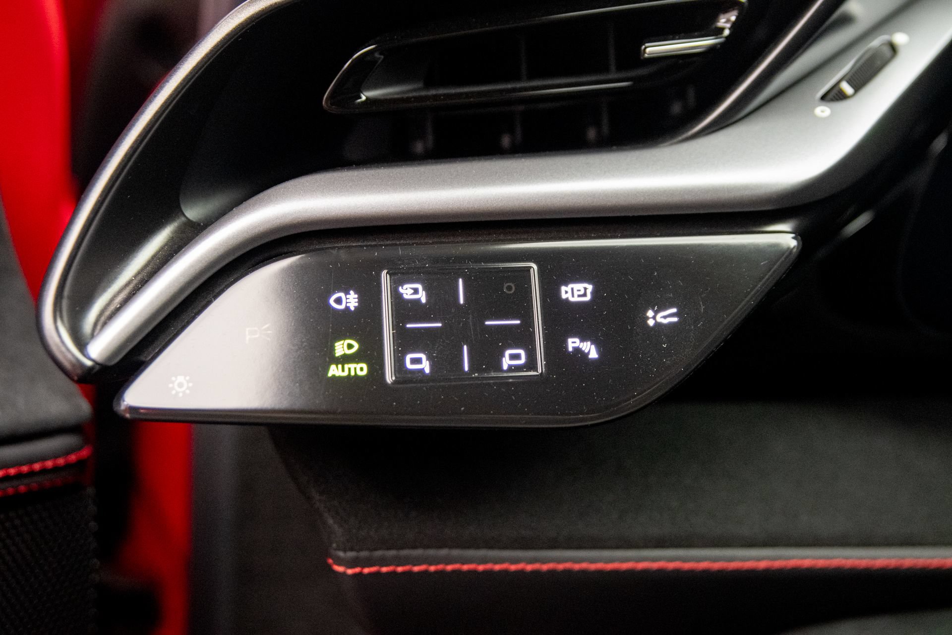Used 2022 Ferrari SF90 Stradale AWD/4WD image 21